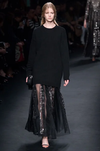 Look 54